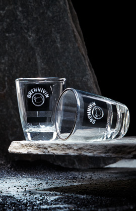 Shot Gläser mit Brennivin Logo